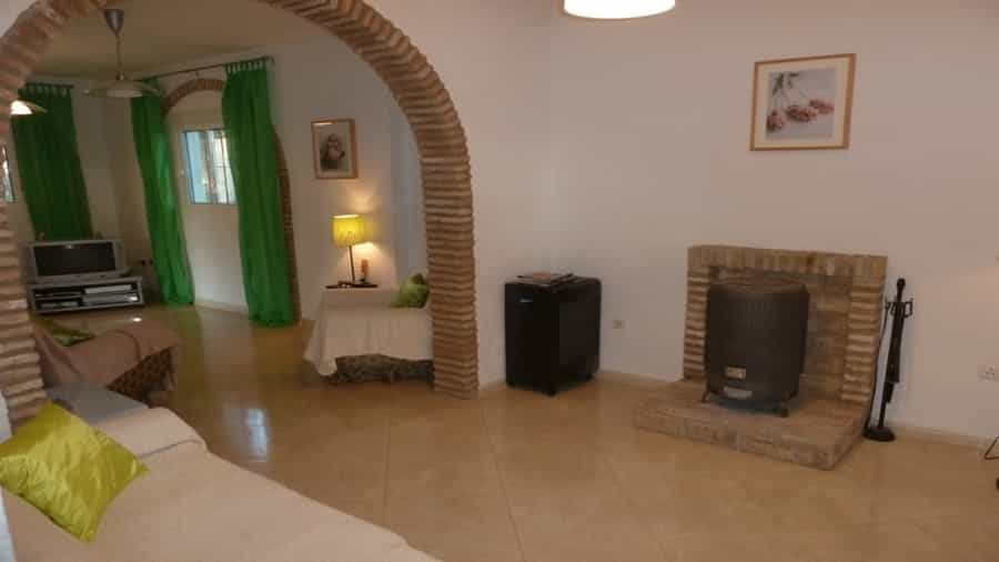 집 에 Bonares, Andalucía 10744484