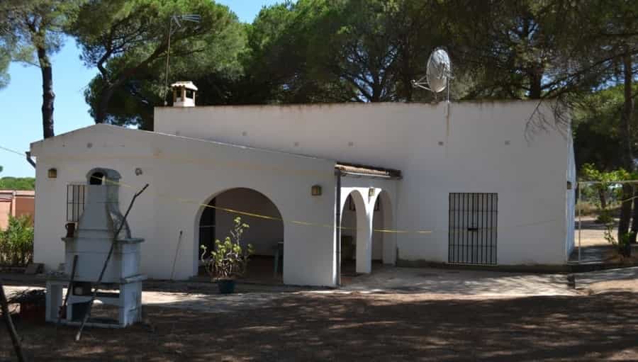 σπίτι σε Bonares, Andalucía 10744484