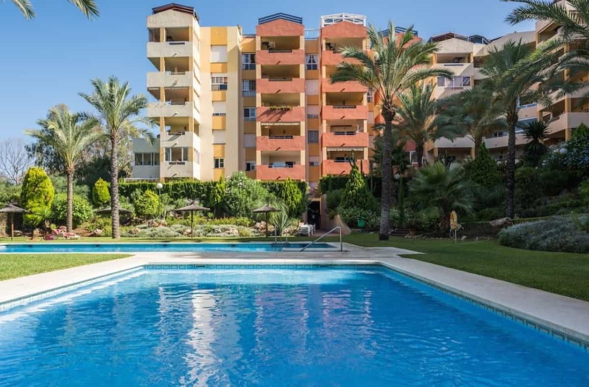 Condominium in San Pedro de Alcantara, Andalusia 10744762