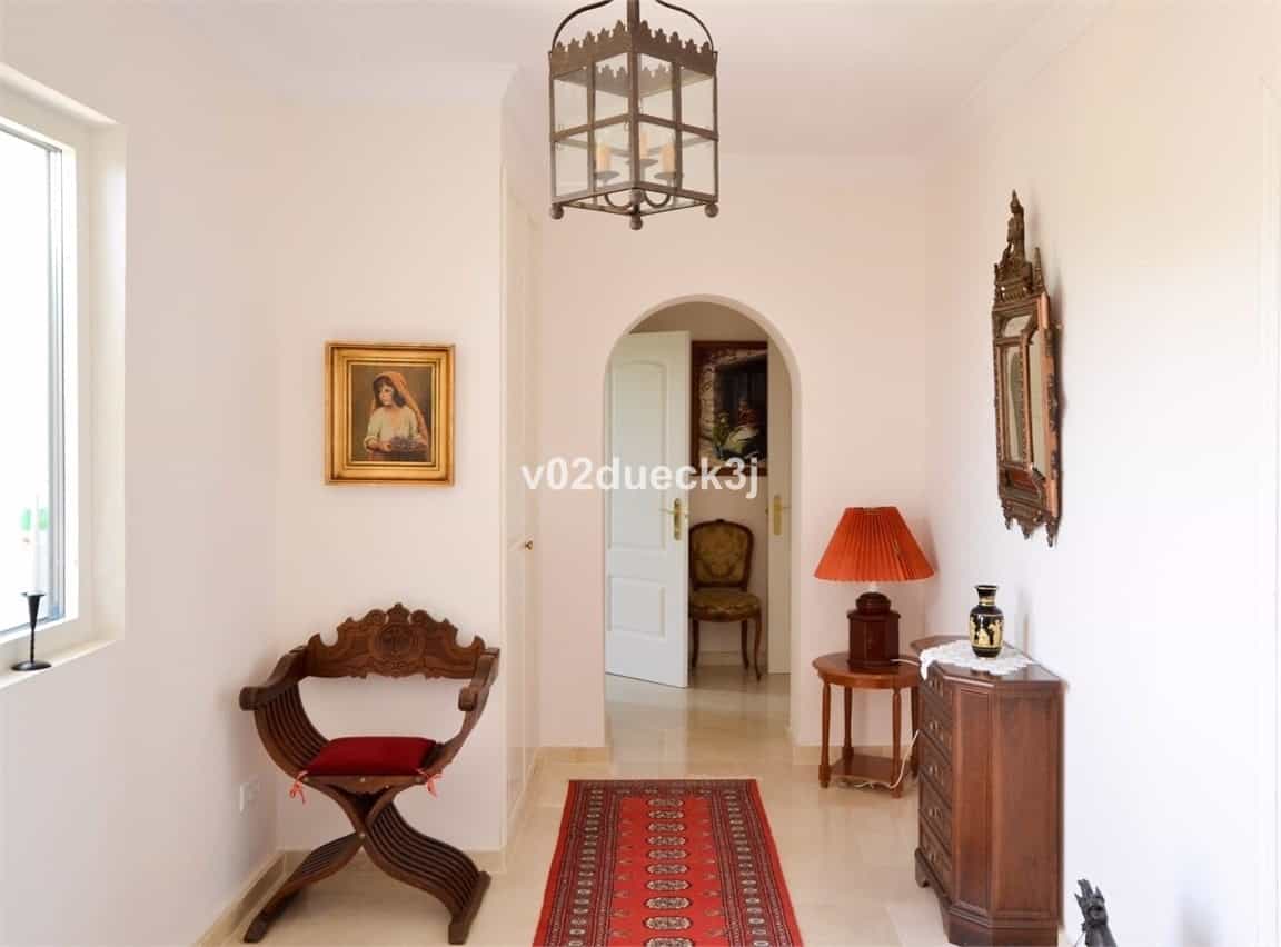 House in Castillo de Sabinillas, Andalusia 10745085