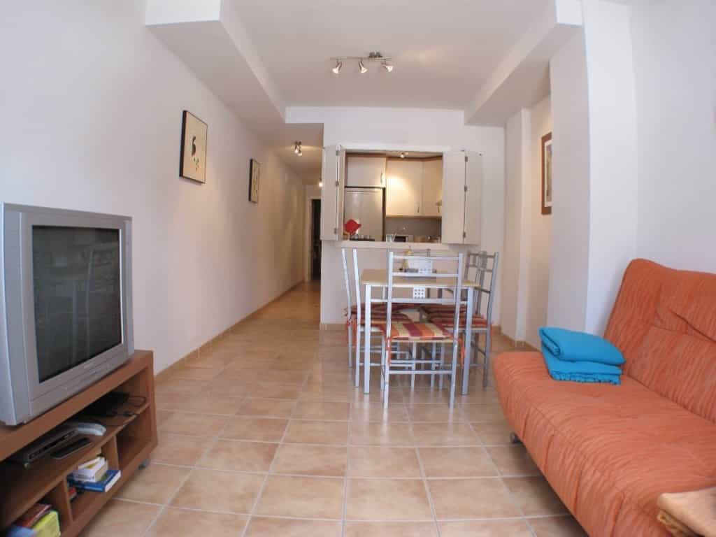 Condominium in Velez de Benaudalla, Andalusia 10745141
