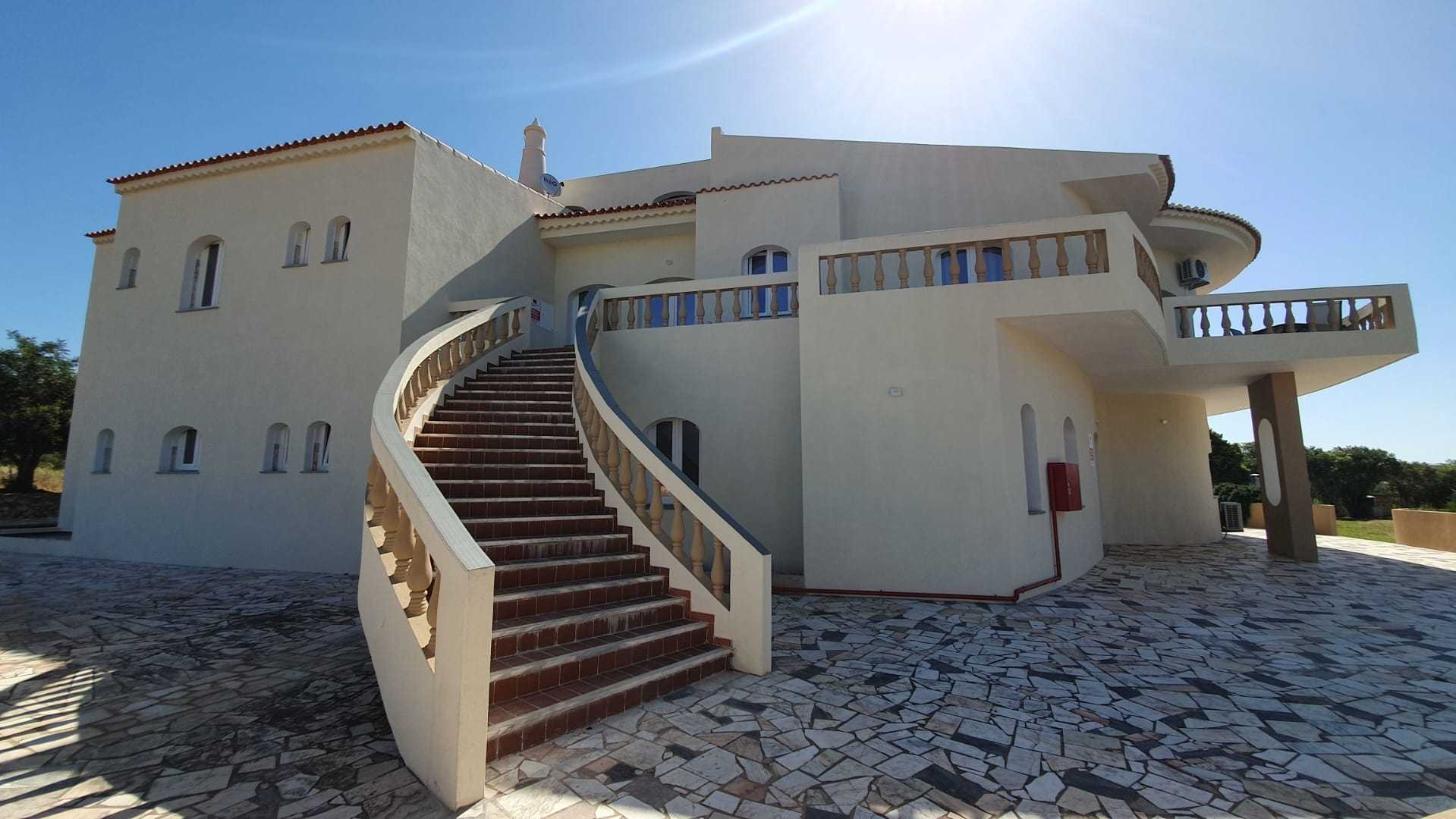 House in Praia da Luz, Faro District 10745629