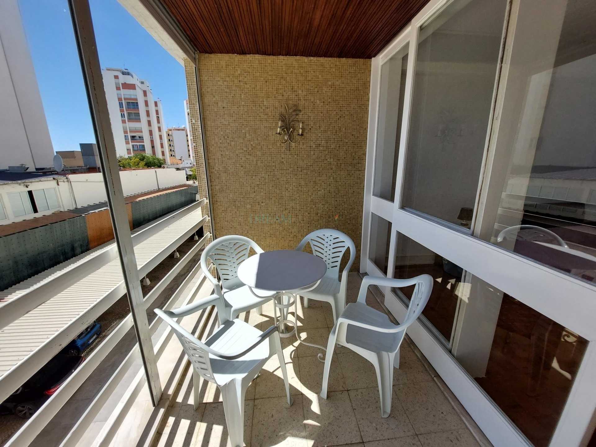Condominium in Rocha, Faro 10747004