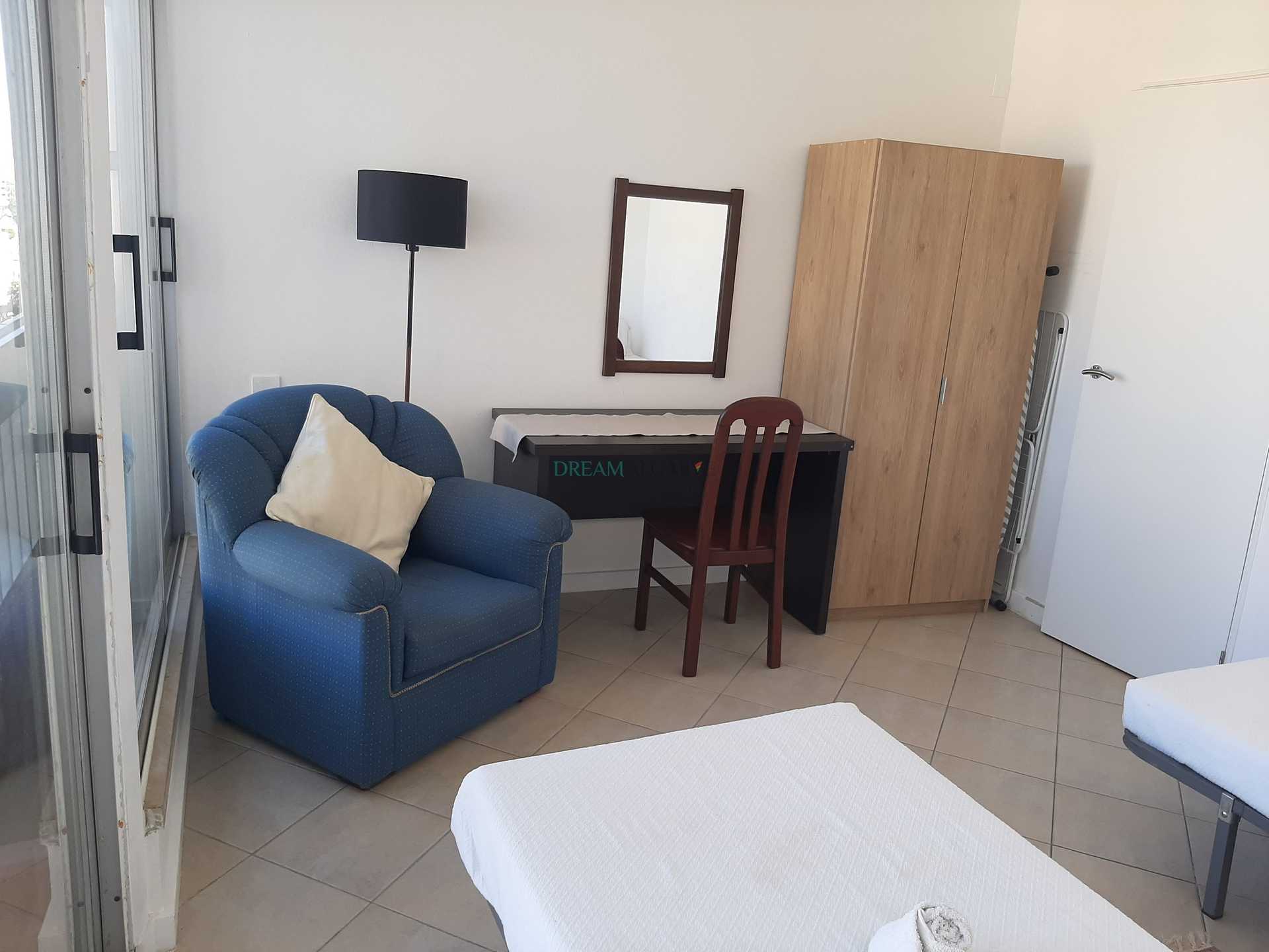Condominium in Rocha, Faro 10747065