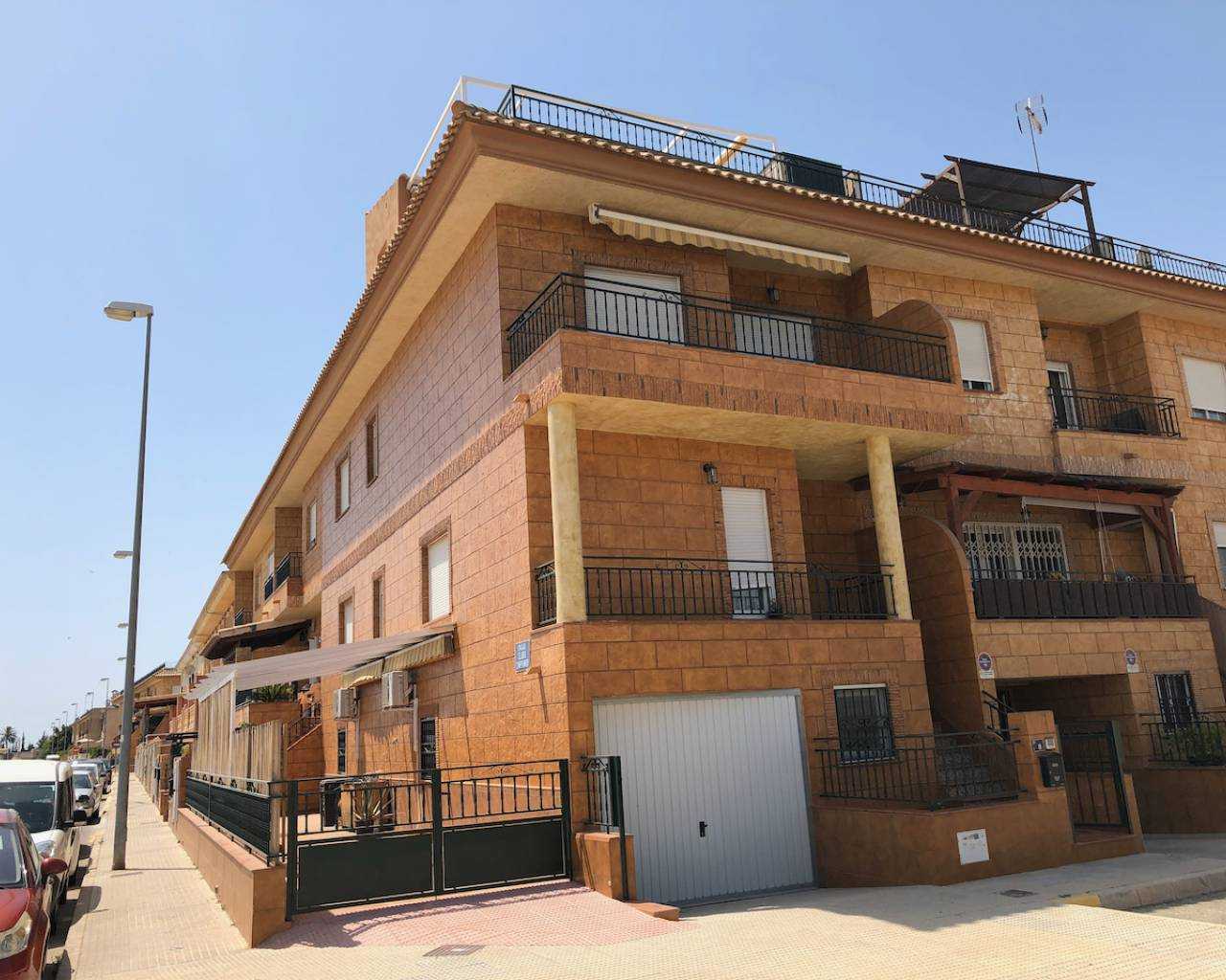 بيت في Crevillente, Comunidad Valenciana 10749017