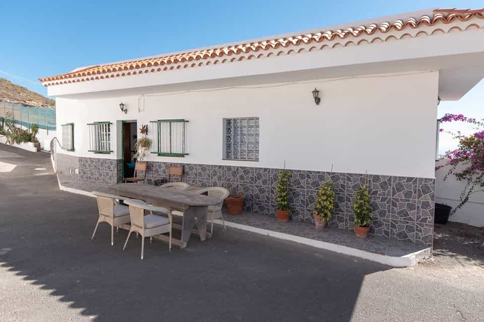 House in El Medano, Canary Islands 10749256