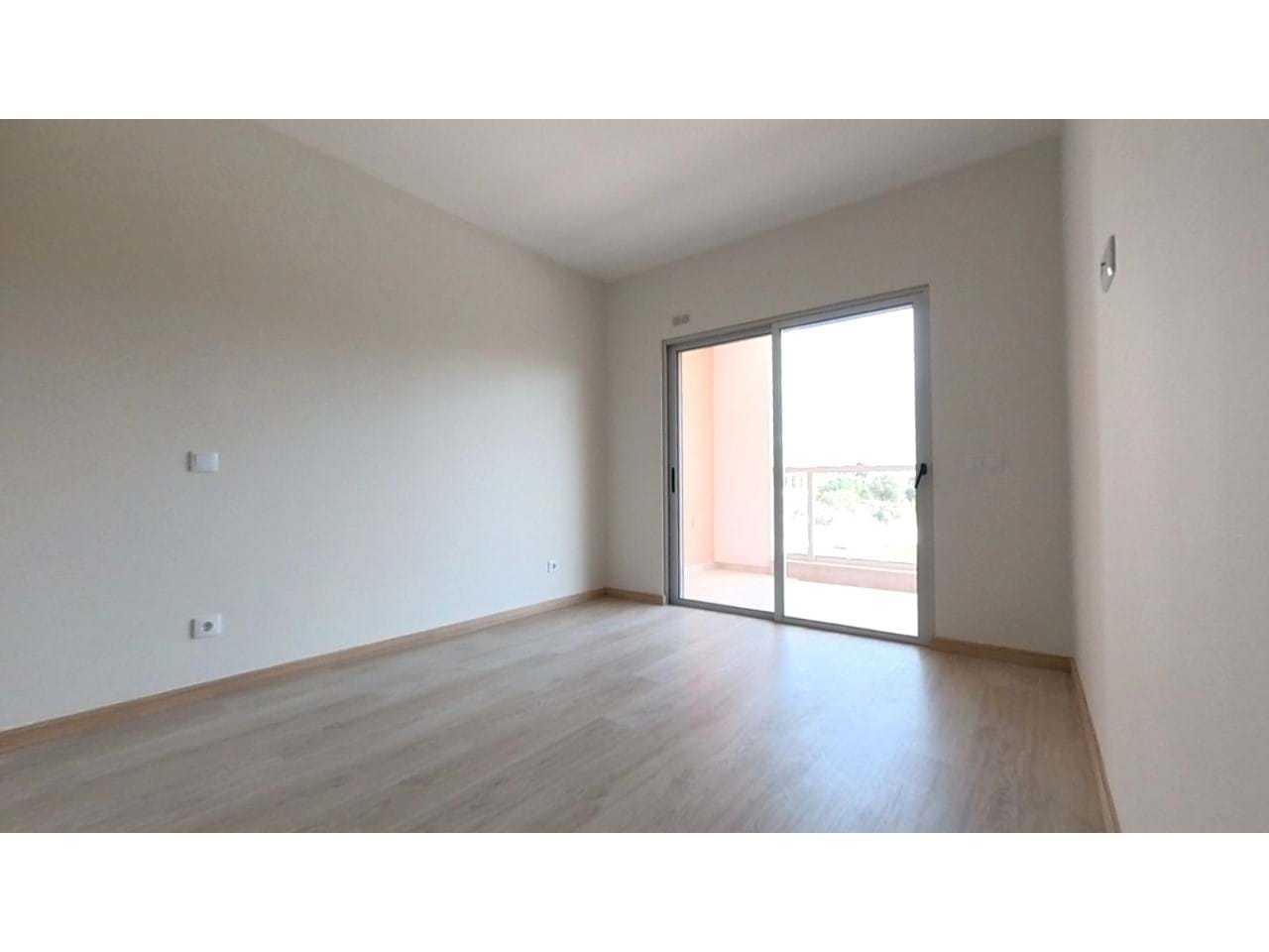 Condominium in Rocha, Faro 10749492