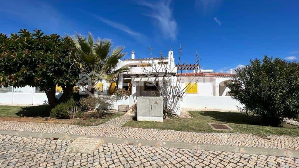 House in Quarteira, Faro 10749865