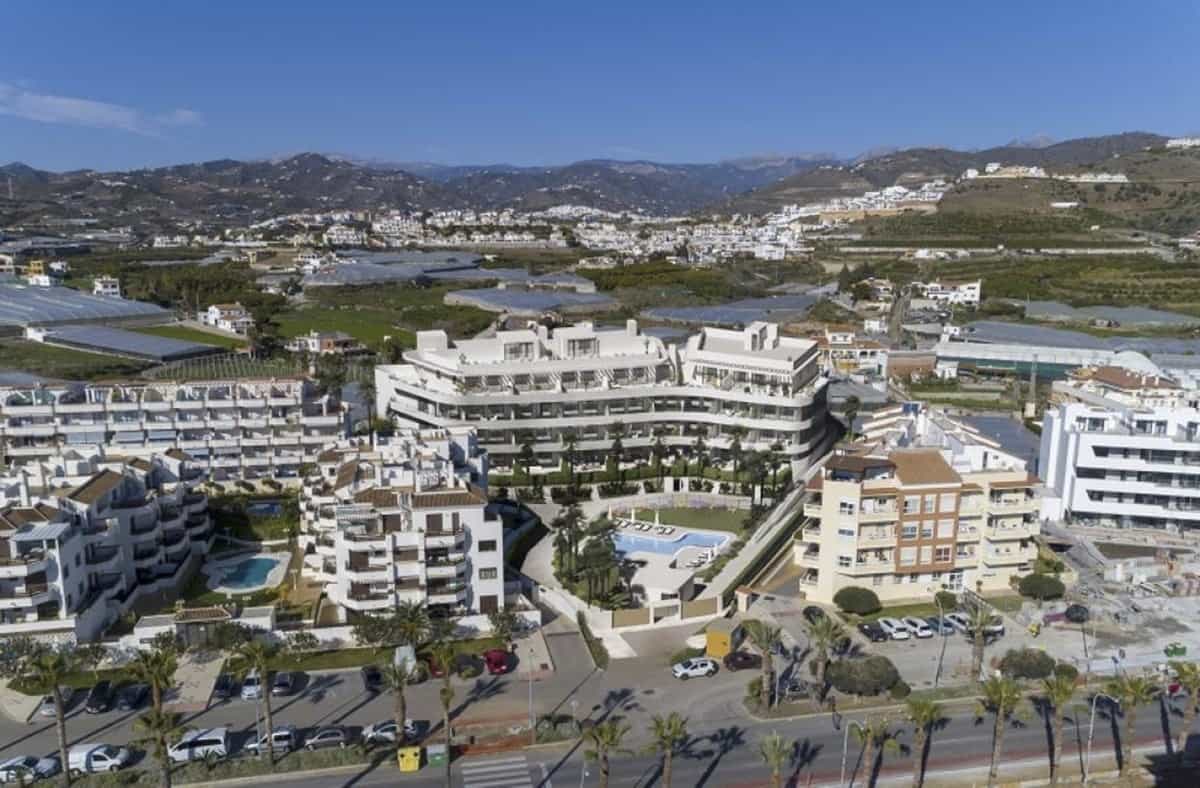 Condominium in Castillo Bajo, Andalusia 10749901
