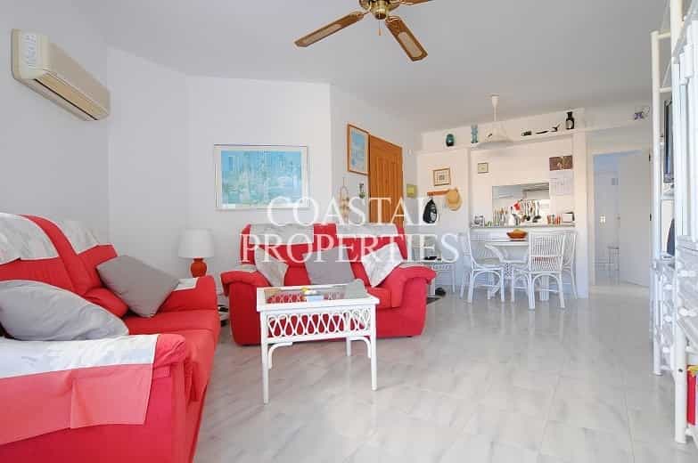 Condominium in Calvia, Balearic Islands 10750113
