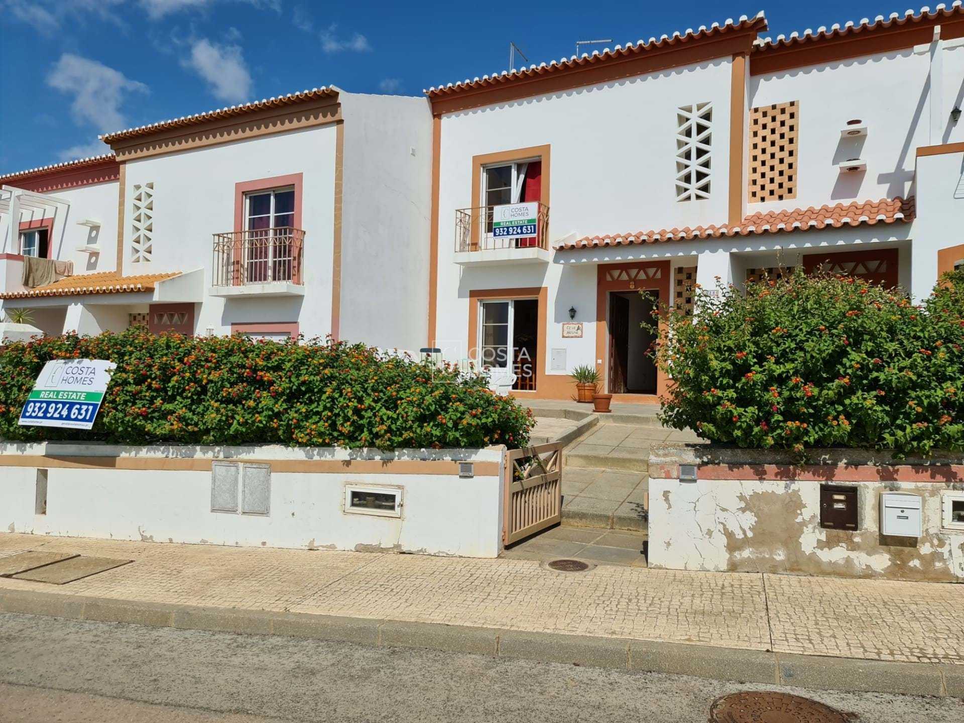 House in Ferragudo, Faro 10750228