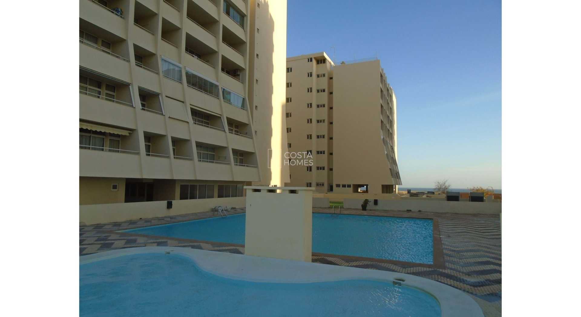 Condominium in Rocha, Faro 10750237