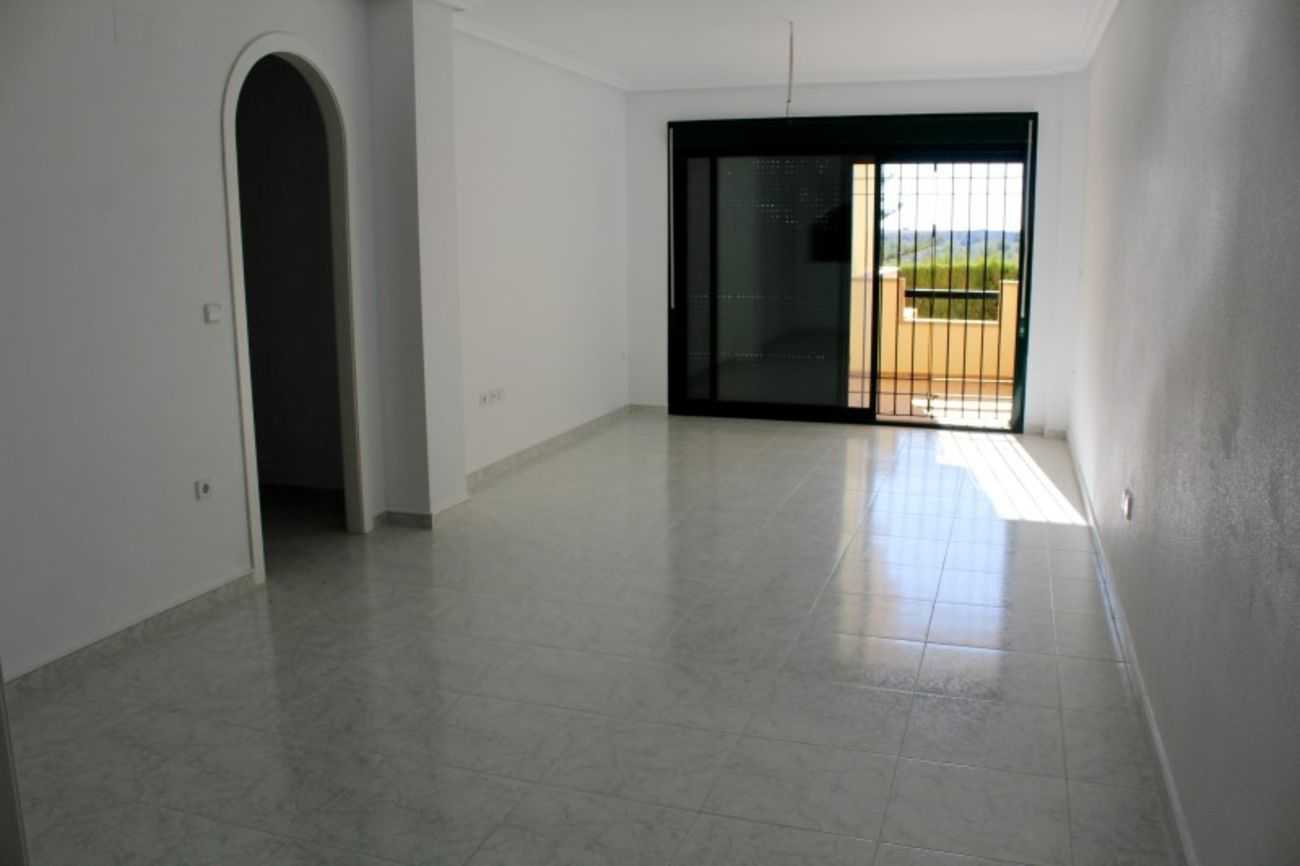 Condominium in Orihuela, Comunidad Valenciana 10750724