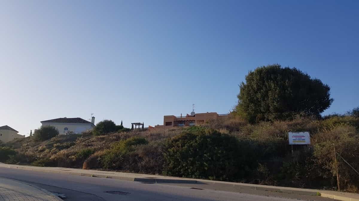 Land in Casares, Andalusia 10751400