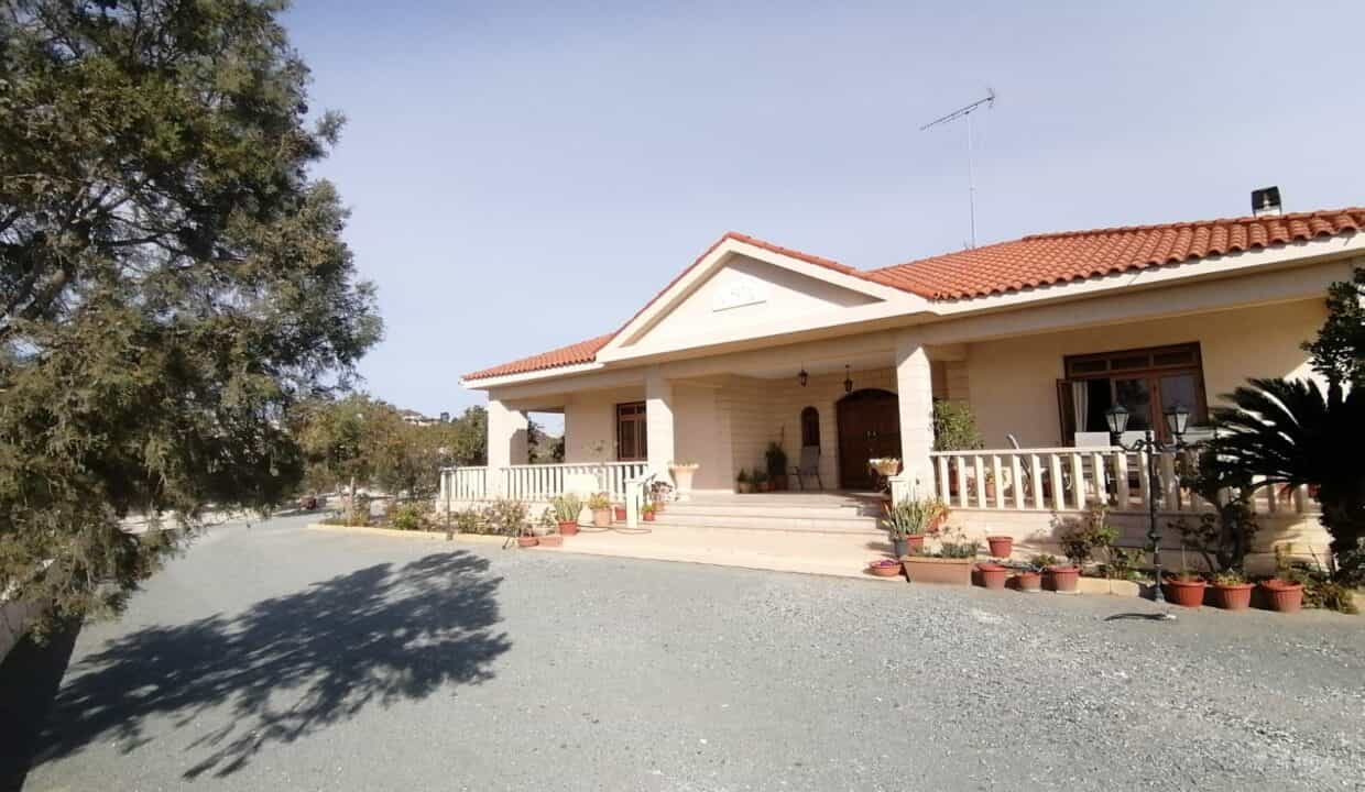 casa en Pano Lefkara, Lárnaca 10752084