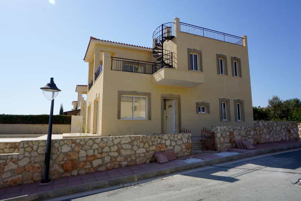 Condominium in Paphos, Pafos 10752087