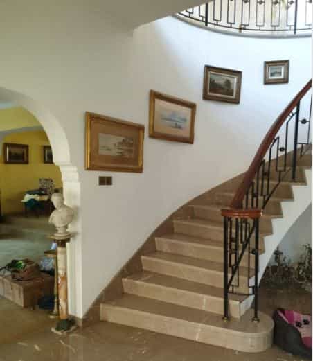 بيت في Strovolos, Nicosia 10752270