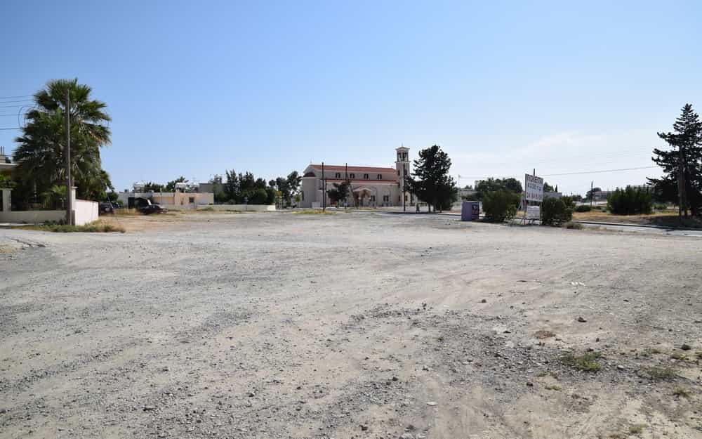 Tanah dalam Larnaca, Larnaka 10753531
