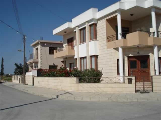 Talo sisään Mormenekşe, Larnaka 10753872