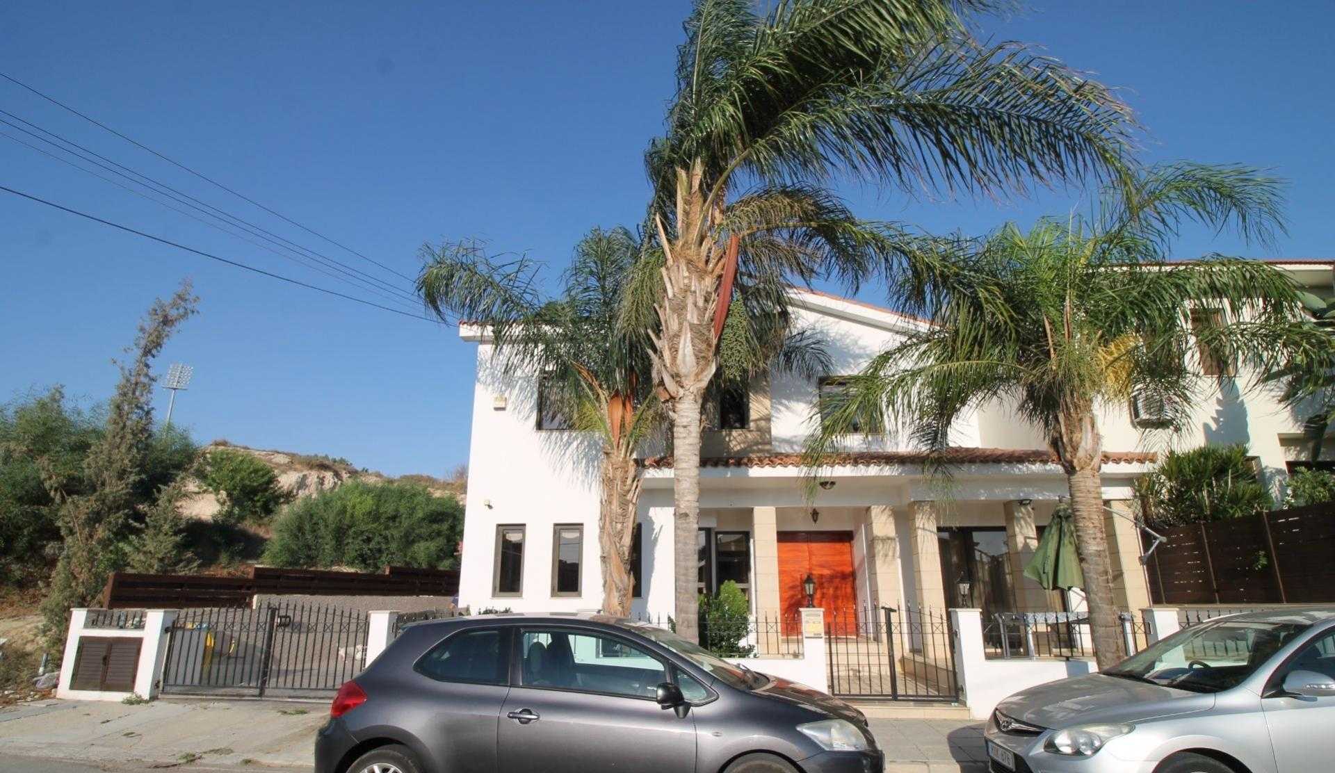 Haus im Aradippou, Larnaca 10754028