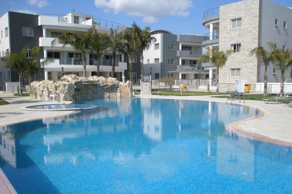 Condominium in Voroklini, Larnaca 10754052