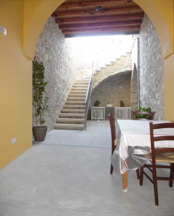 House in Pano Lefkara, Larnaka 10754111