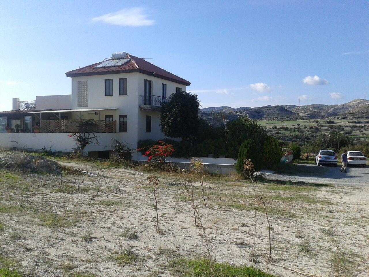 House in Pano Lefkara, Larnaka 10754531