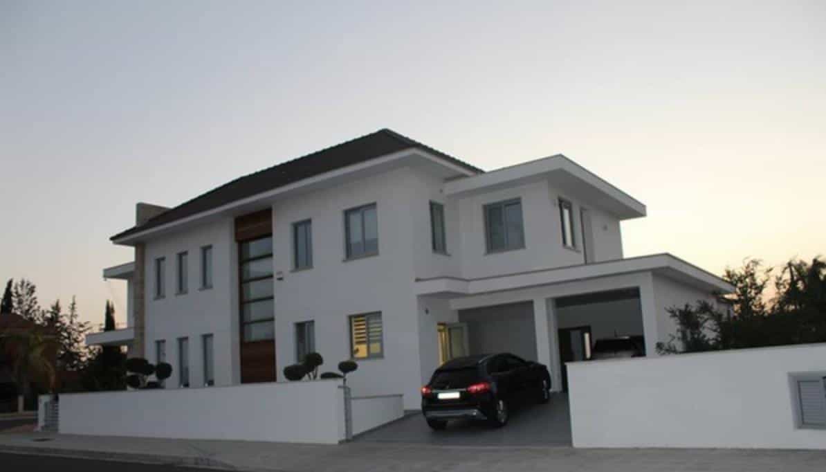 rumah dalam Dromolaxia, Larnaka 10754541