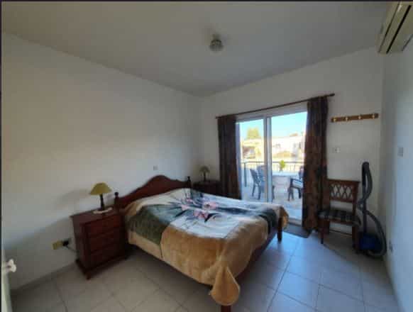 Condominium in Tala, Pafos 10754818