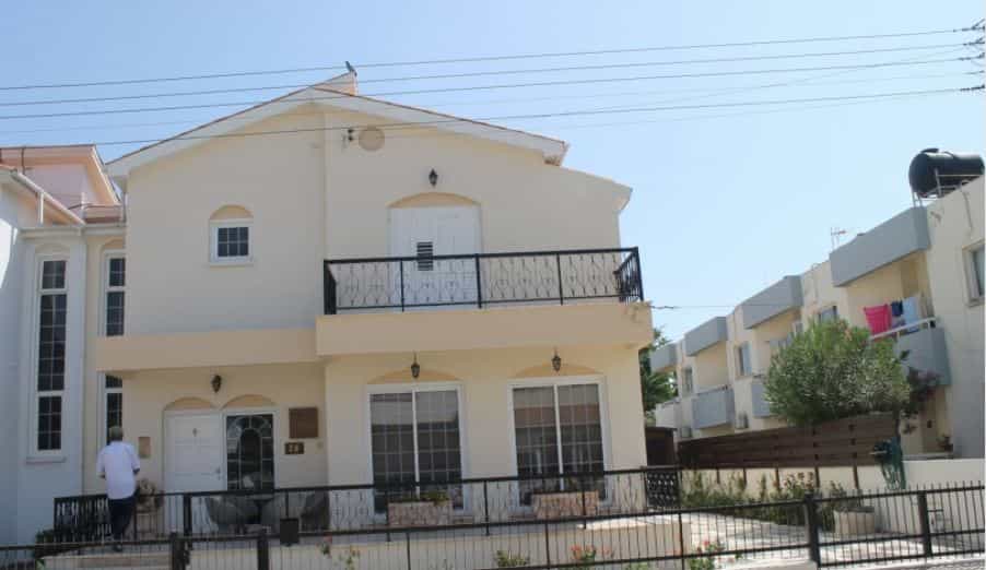 Haus im Voroklini, Larnaka 10754908