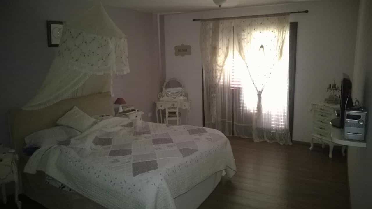 House in Nicosia, Lefkosia 10754975