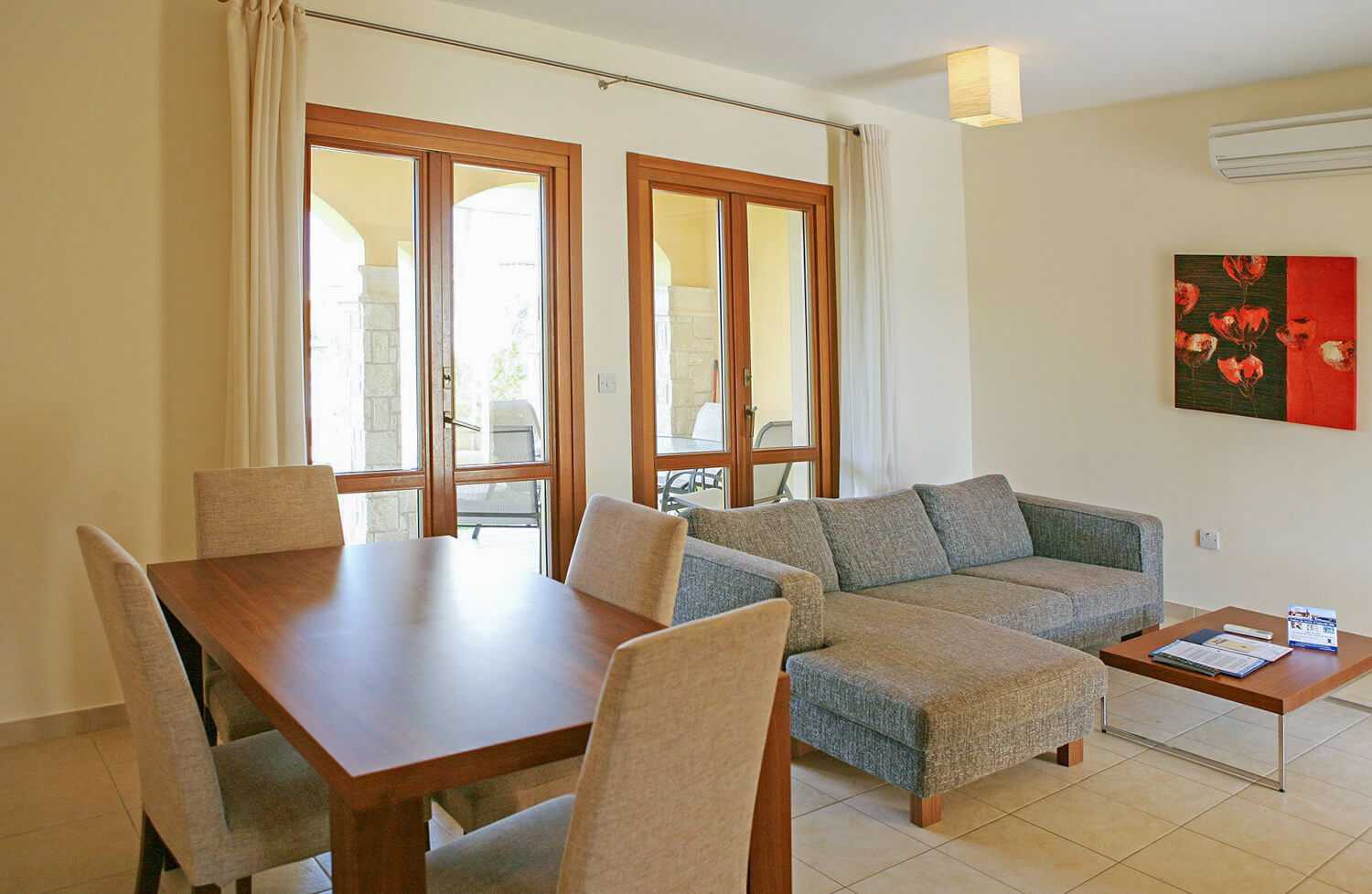 Condominium in Agia Marinouda, Pafos 10755279