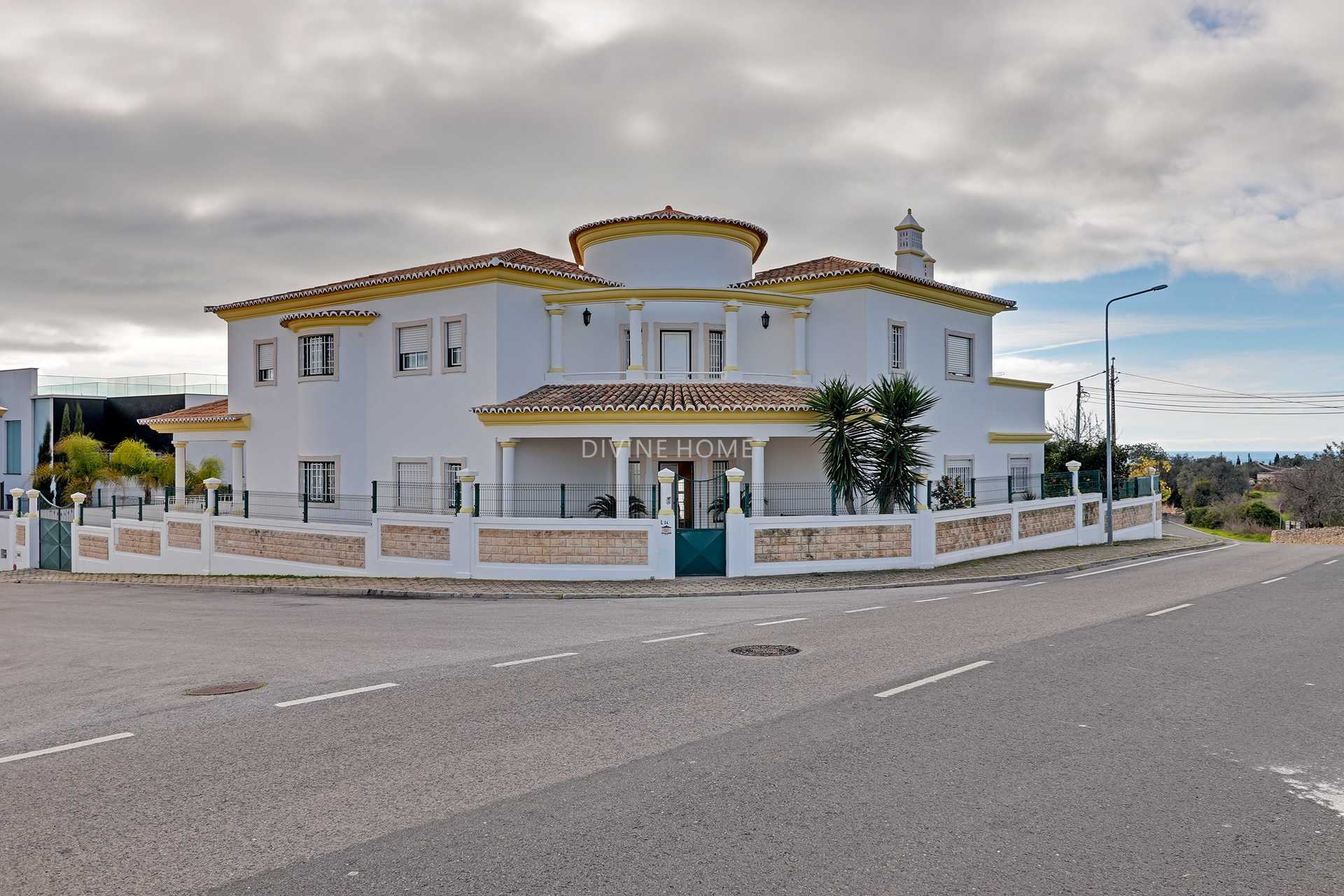 House in Albufeira, Faro District 10756433