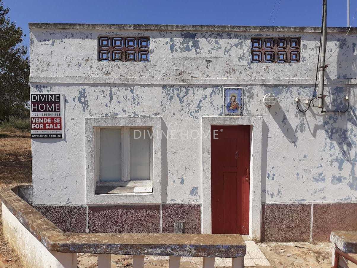 House in Moncarapacho, Faro District 10756597