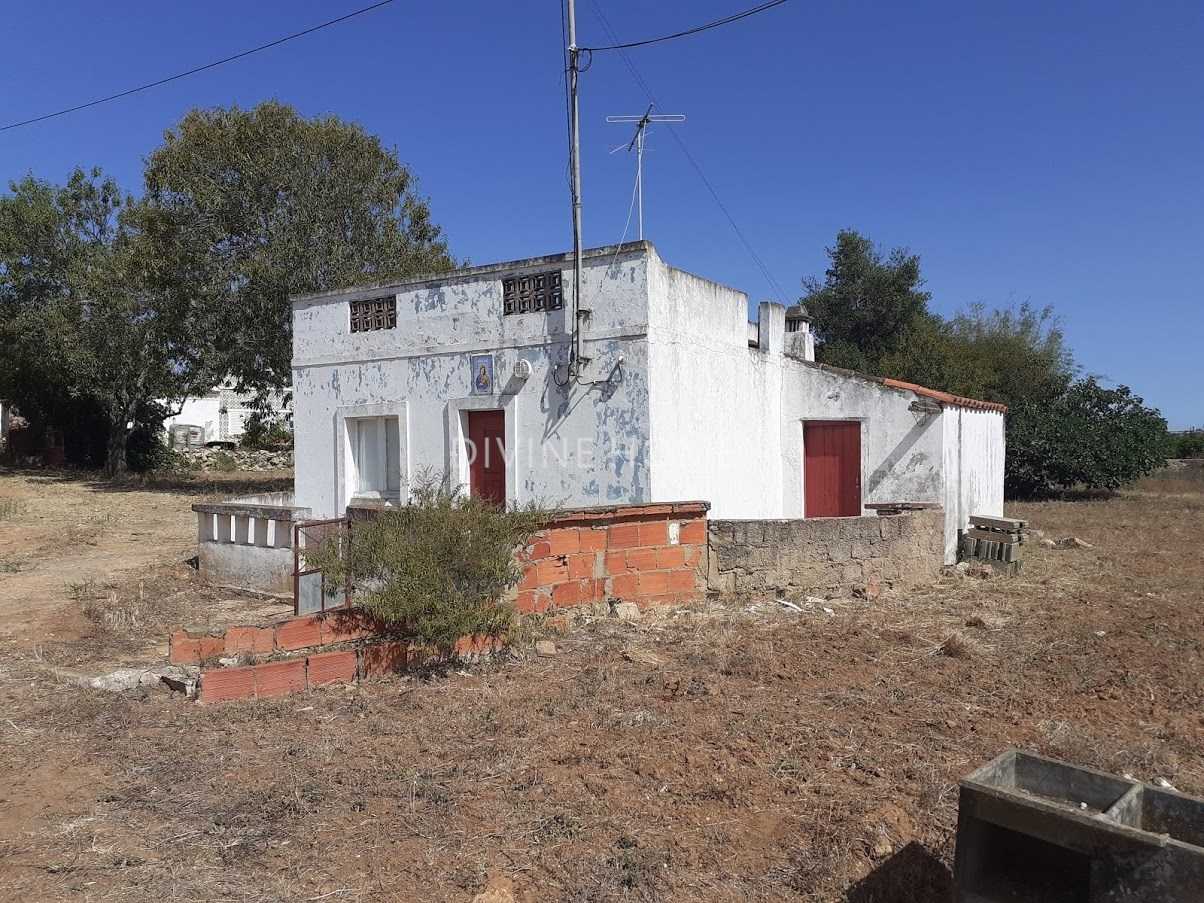 σπίτι σε Moncarapacho, Faro District 10756597