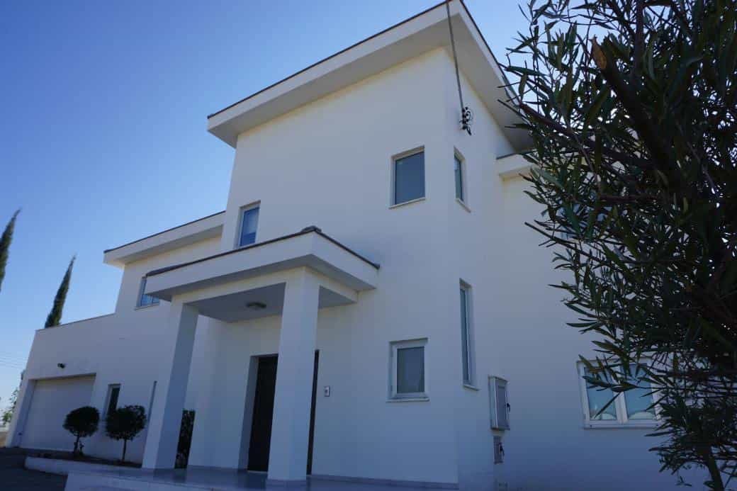 Rumah di Aradippou, Larnaca 10756632