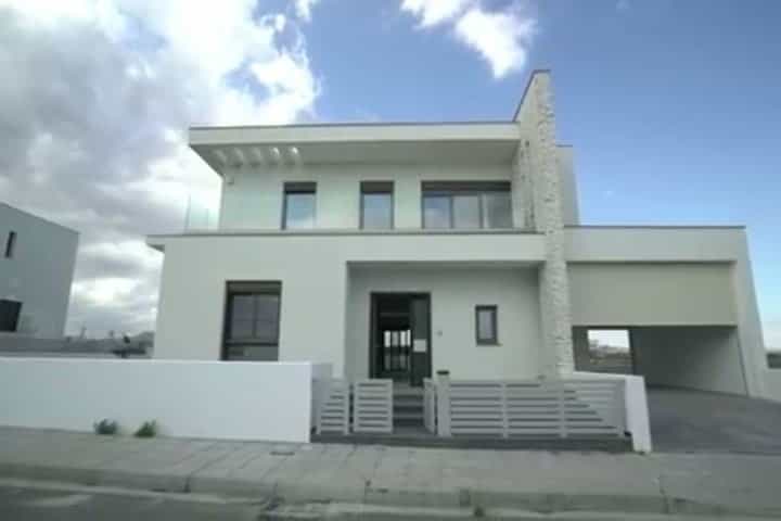 rumah dalam Dromolaxia, Larnaka 10756719