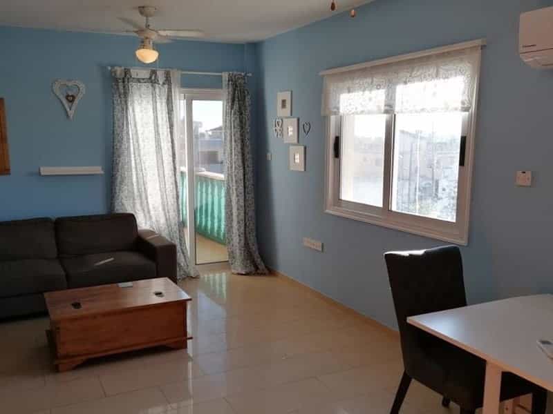 Condominium in Chlorakas, Pafos 10756937