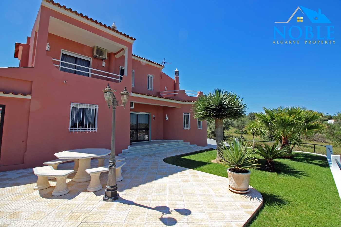 House in , Faro District 10757503