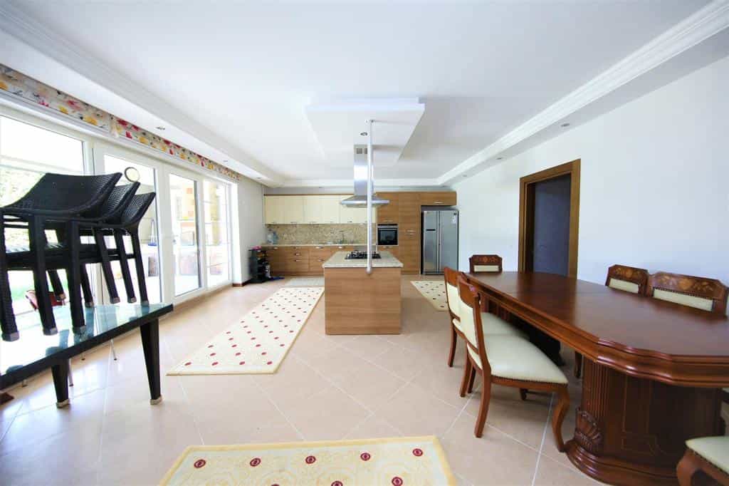 rumah dalam Buyukcekmece, Istanbul 10758476
