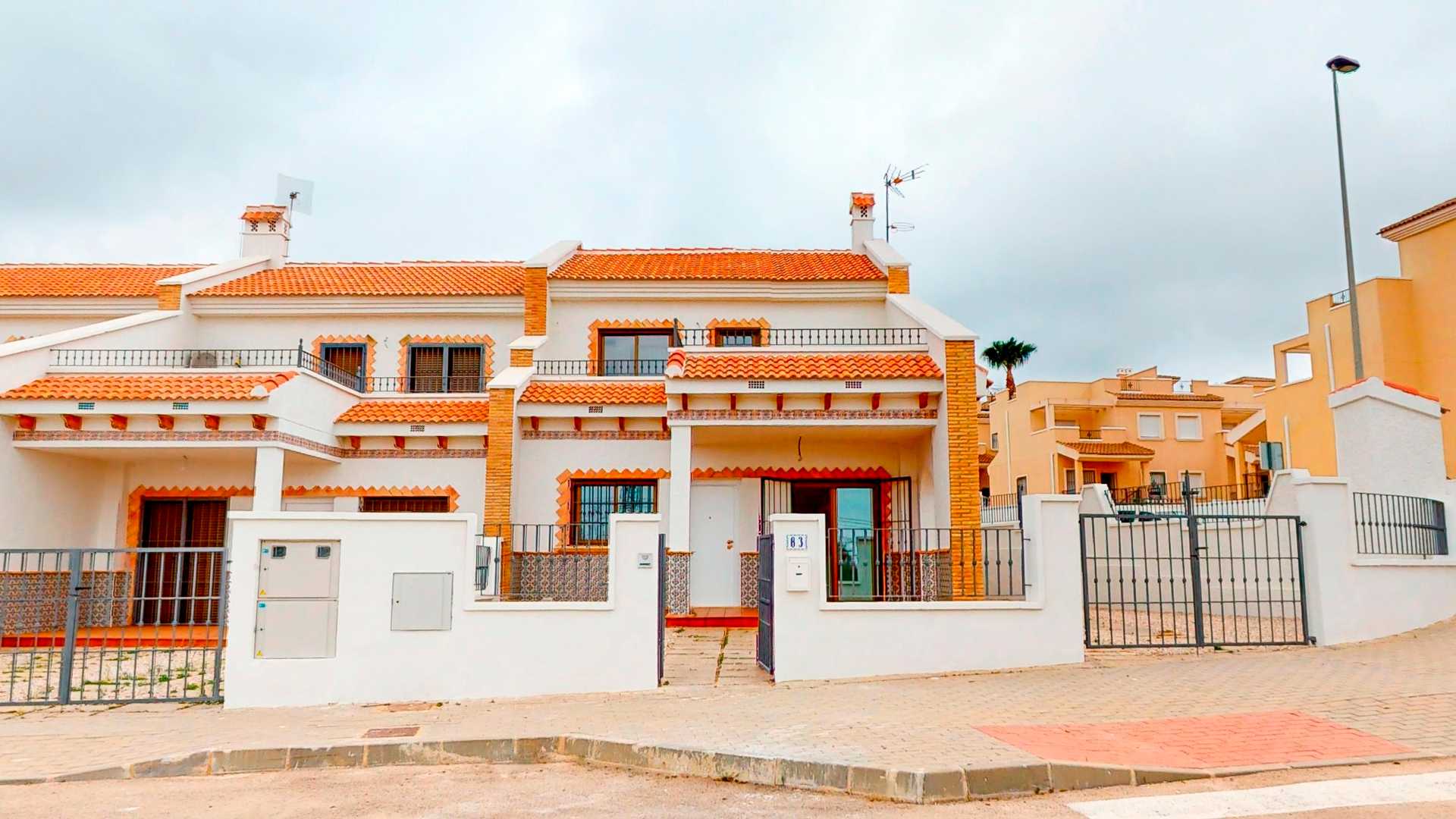 House in San Miguel de Salinas, Valencia 10759299