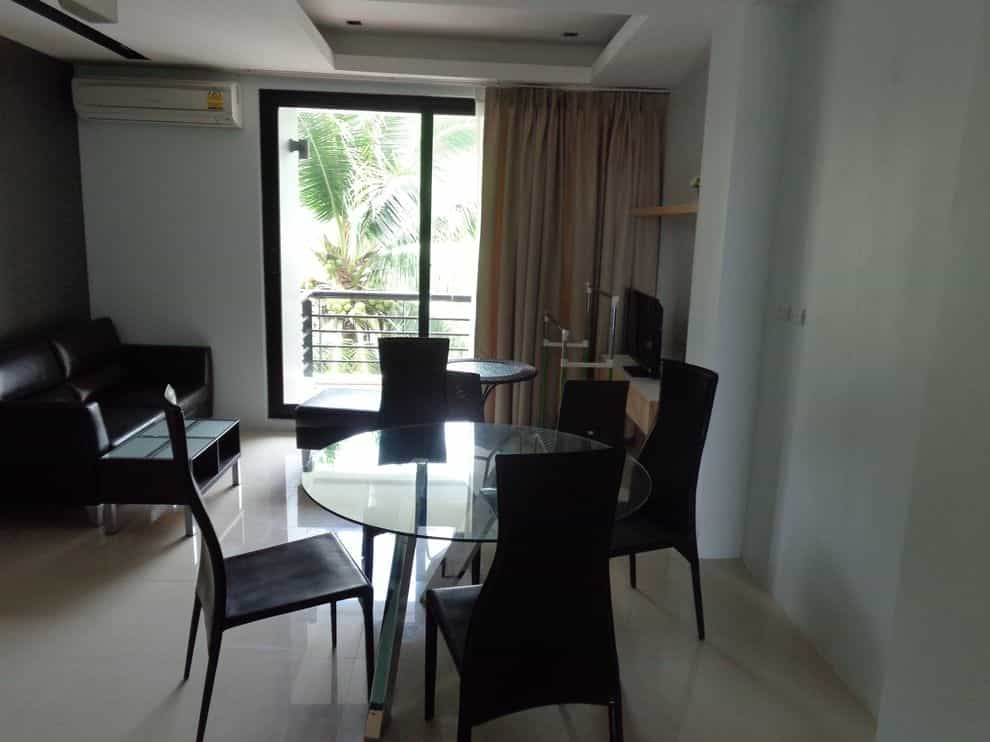 Condominium in Verbod Nuea, Phuket 10760125