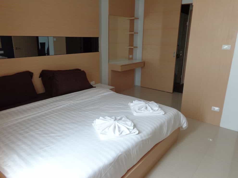 Condominium in Verbod Nuea, Phuket 10760125