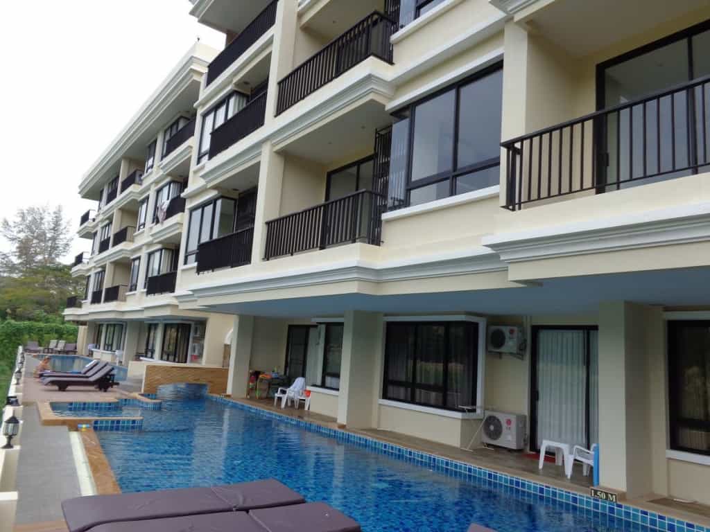 Condominio en Ban Nai Han, Phuket 10760233