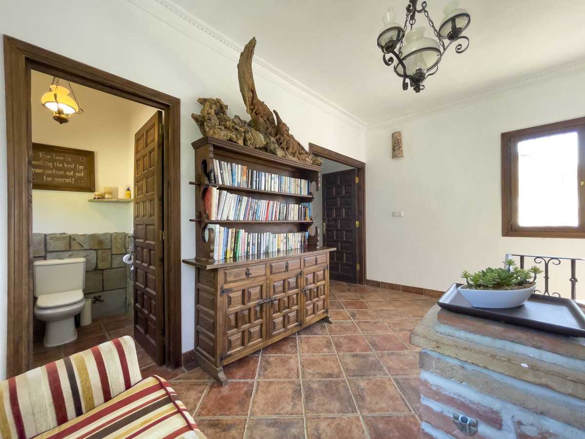 Rumah di Casarabonela, Andalucía 10761753
