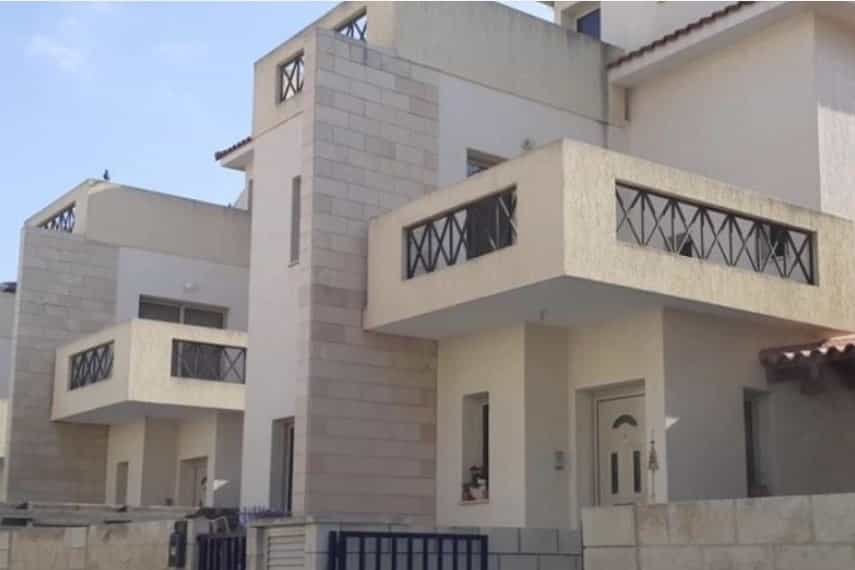Haus im Ormidia, Larnaka 10762548