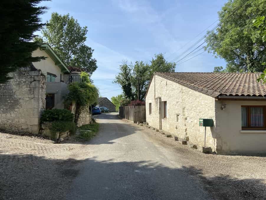 Будинок в Saint-Sernin, Nouvelle-Aquitaine 10762731