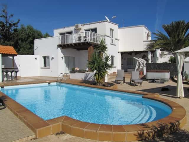 House in Macher, Canary Islands 10762830