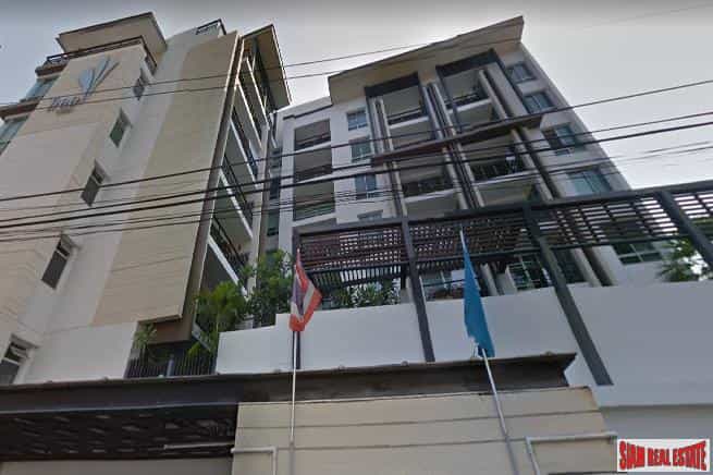 Condominium in Muban Ban Seri, Krung Thep Maha Nakhon 10763135
