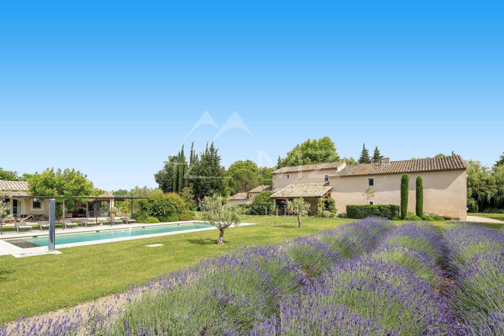 Other in Saint-Andiol, Provence-Alpes-Cote d'Azur 10763373